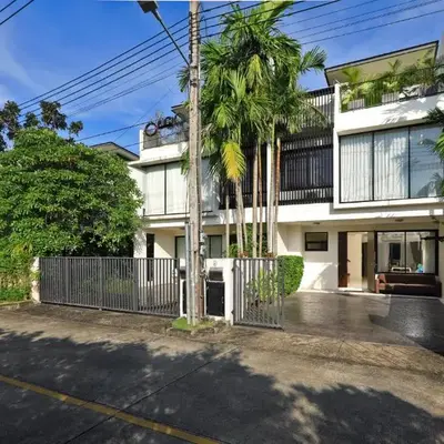 3bdr Townhouse Laguna Park by CapitalPro 131