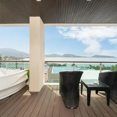 Spacious apartment with ocean view & jacuzzi