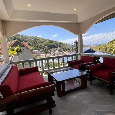 Newly Renovated Sea View House