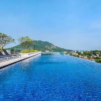 The Base Height Condo with Rooftop infinity pool