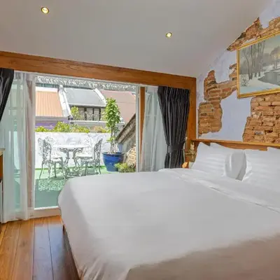 Twelve 8 Boutique House