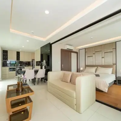 Deluxe Surin apartment with washer and fast WIFI