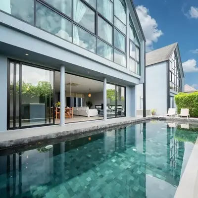 Designer Loft Villa Retreat in Pasak
