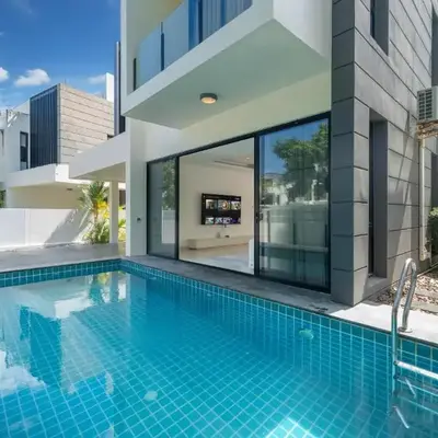 Luxury 5 bedroom villa Laguna Park