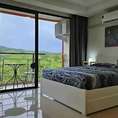 CC620 View of Green Hills