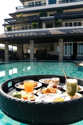 Gallery image of Ratana Hotel Chalong in Rawai Beach
