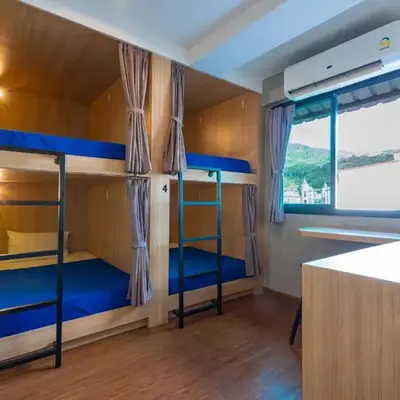 Patong Poshtel