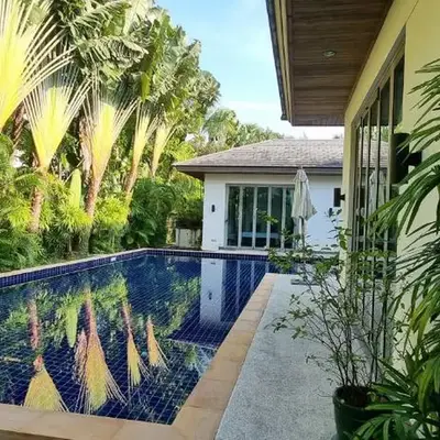 Beautiful villa walking distance from Bangtao Beach