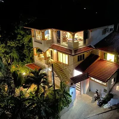 OASIS 4 or 5 bedroom VILLA